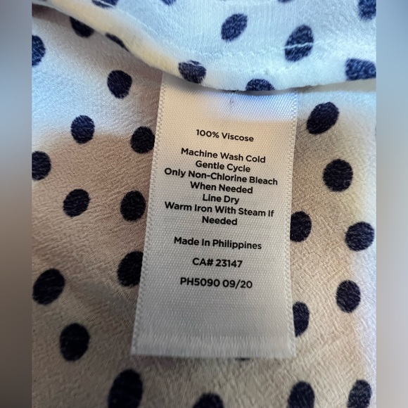 Talbots Fitted cream white & navy blouse - Picture 5 of 9